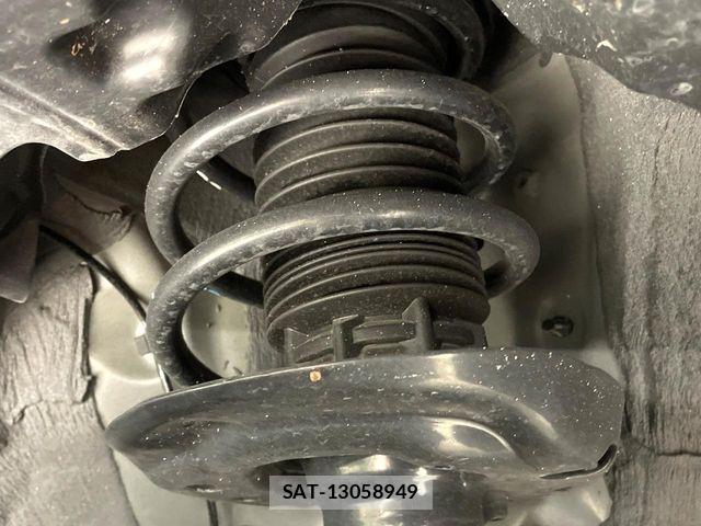 Toyota YARIS CROSS 2025-02 8883156-19