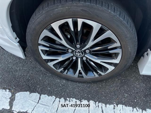 Toyota YARIS CROSS 2023-09 8883163-11