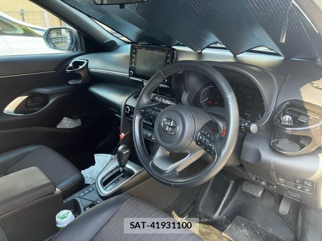 Toyota YARIS CROSS 2023-09 8883163-13