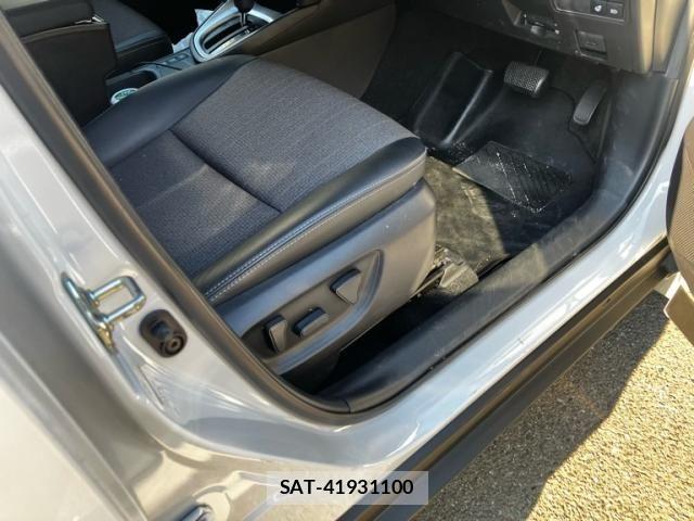 Toyota YARIS CROSS 2023-09 8883163-15