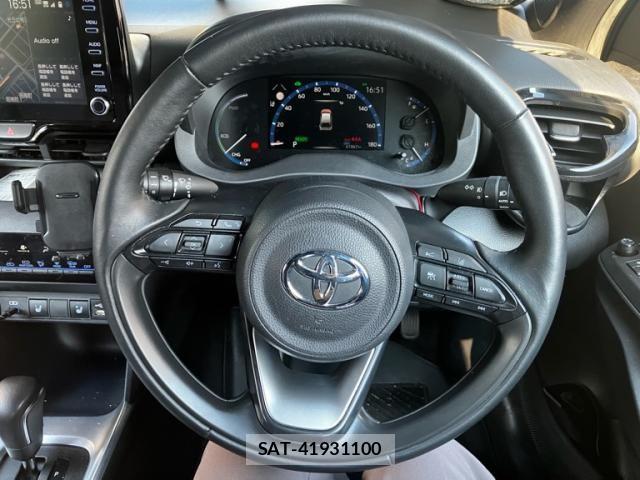 Toyota YARIS CROSS 2023-09 8883163-20