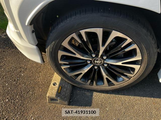 Toyota YARIS CROSS 2023-09 8883163-8