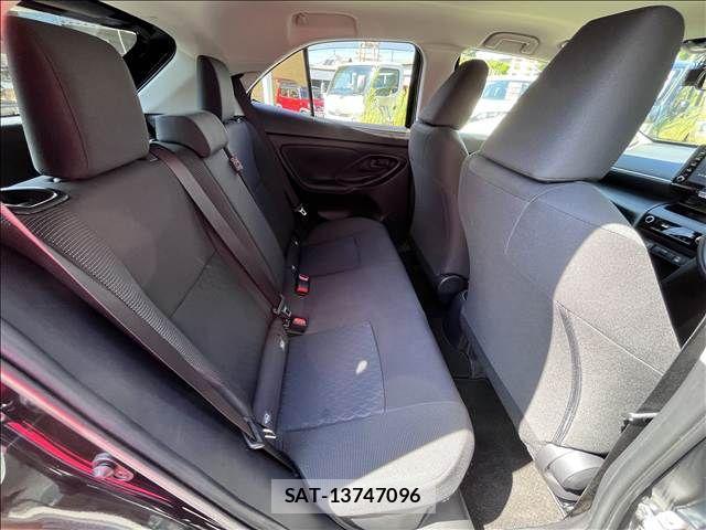 Toyota YARIS CROSS 2021-03 8883166-12