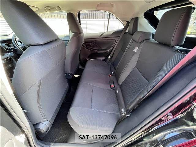 Toyota YARIS CROSS 2021-03 8883166-14