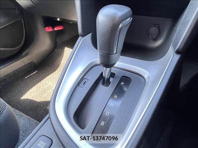Toyota YARIS CROSS 2021-03 8883166-28