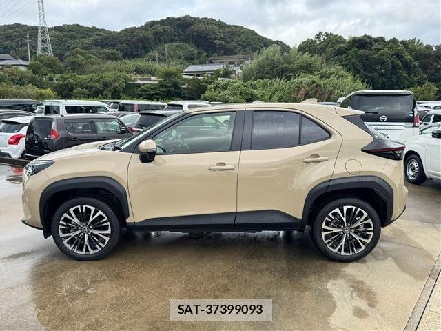 Toyota YARIS CROSS 2025-12 8883162-11