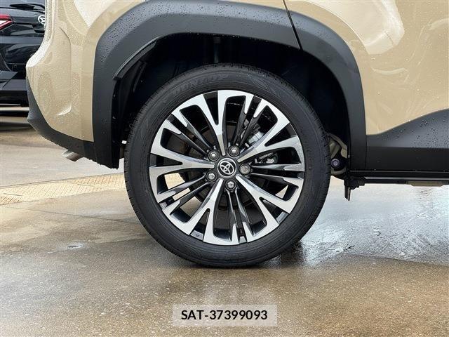 Toyota YARIS CROSS 2025-12 8883162-16