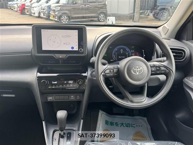 Toyota YARIS CROSS 2025-12 8883162-22