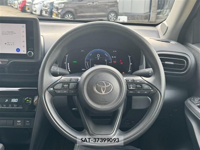 Toyota YARIS CROSS 2025-12 8883162-26