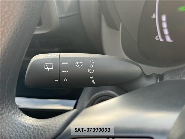 Toyota YARIS CROSS 2025-12 8883162-29