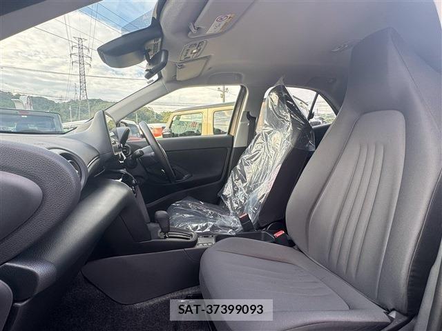 Toyota YARIS CROSS 2025-12 8883162-4