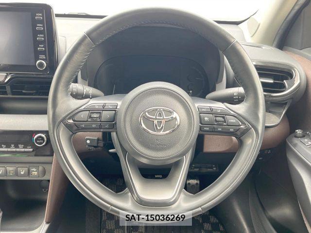 Toyota YARIS CROSS 2021-09 8883164-12