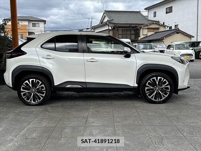 Toyota YARIS CROSS 2021-10 8883167-10