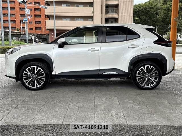 Toyota YARIS CROSS 2021-10 8883167-11