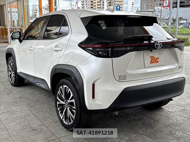 Toyota YARIS CROSS 2021-10 8883167-12
