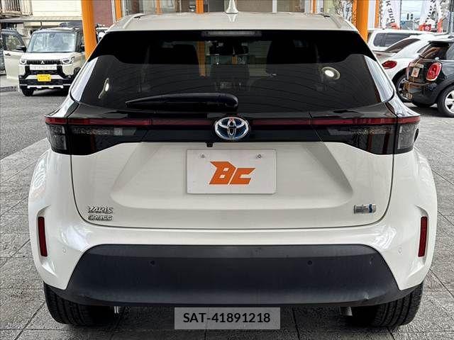 Toyota YARIS CROSS 2021-10 8883167-13
