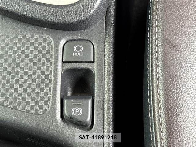 Toyota YARIS CROSS 2021-10 8883167-23