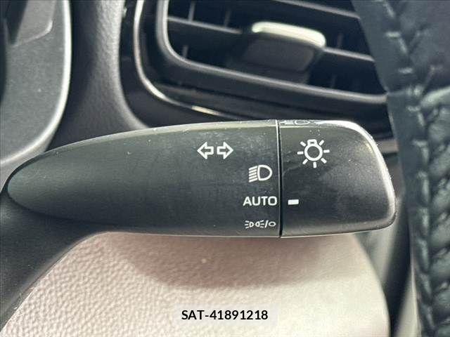 Toyota YARIS CROSS 2021-10 8883167-25