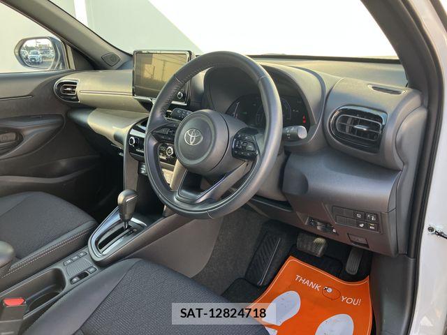 Toyota YARIS CROSS 2025-09 8884683-1