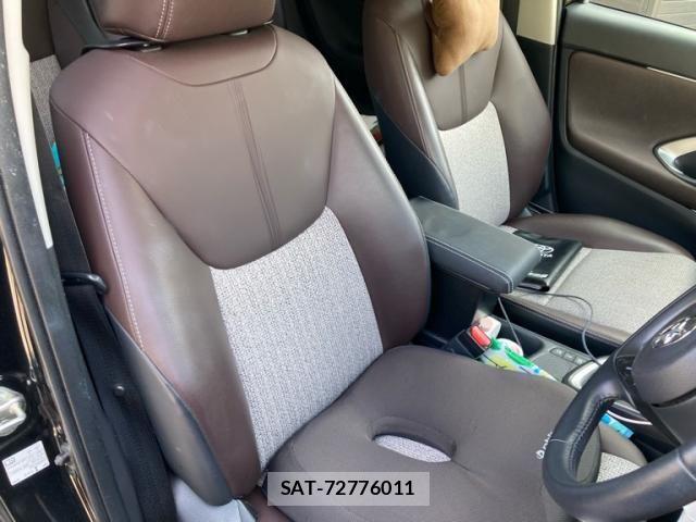 Toyota YARIS CROSS 2022-04 8884698-14