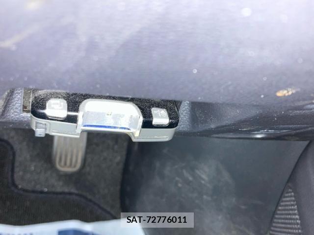 Toyota YARIS CROSS 2022-04 8884698-24
