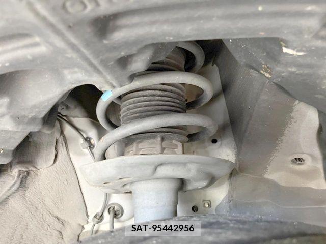 Toyota YARIS CROSS 2021-02 8884696-19