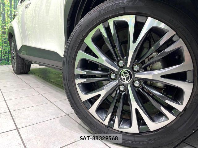 Toyota YARIS CROSS 2021-03 8884695-12