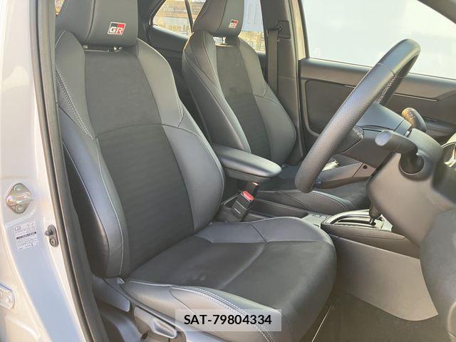 Toyota YARIS CROSS 2025-09 8884684-10