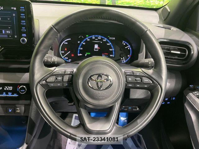Toyota YARIS CROSS 2022-11 8884686-11