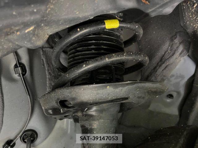 Toyota YARIS CROSS 2023-05 8884688-19