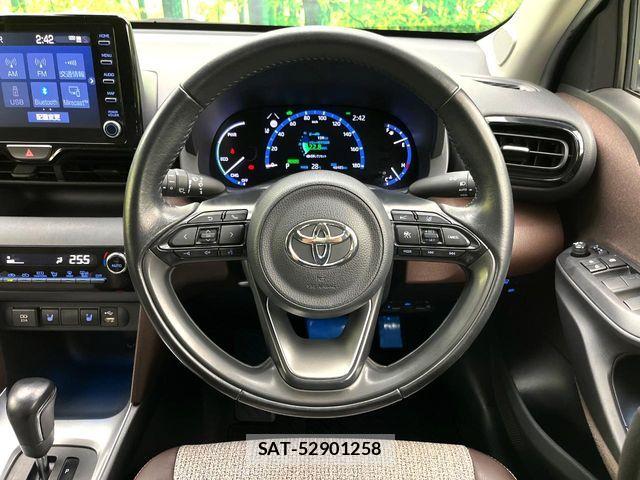 Toyota YARIS CROSS 2021-10 8884690-10