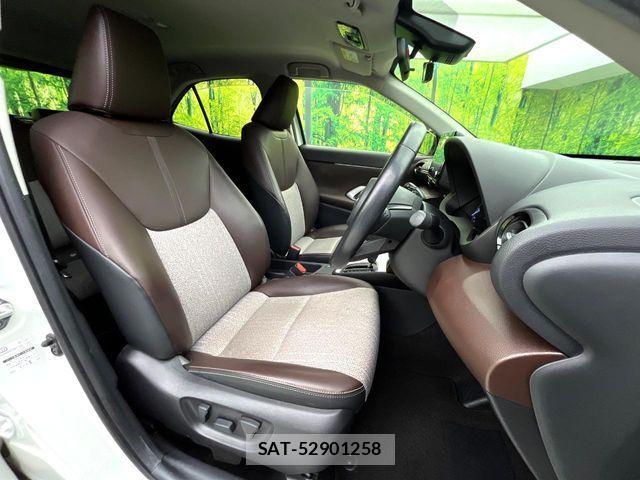Toyota YARIS CROSS 2021-10 8884690-7