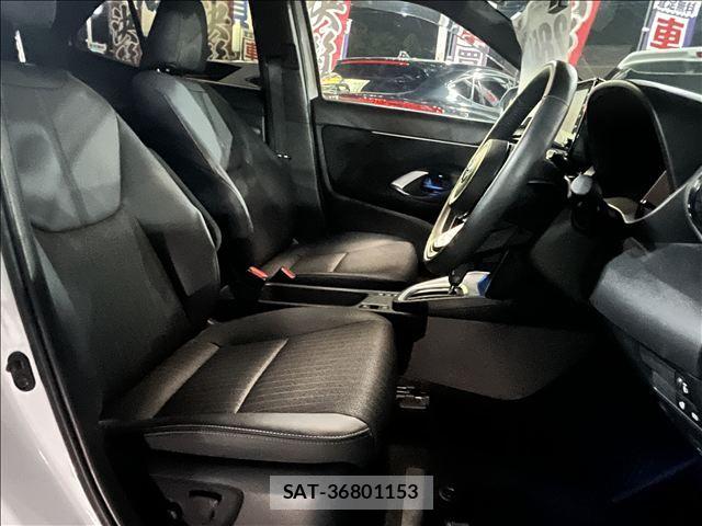 Toyota YARIS CROSS 2023-09 8884687-9