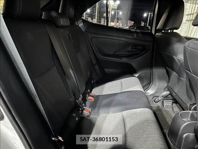 Toyota YARIS CROSS 2023-09 8884687-25
