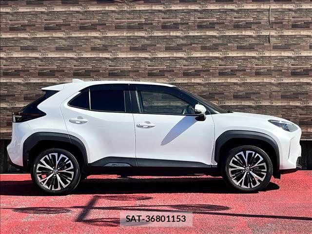 Toyota YARIS CROSS 2023-09 8884687-3