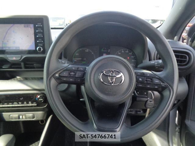 Toyota YARIS 2021-12 631649-11