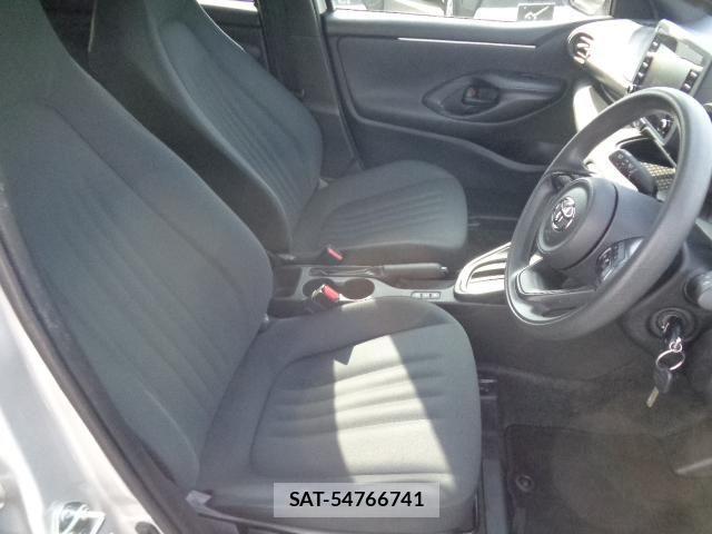 Toyota YARIS 2021-12 631649-13