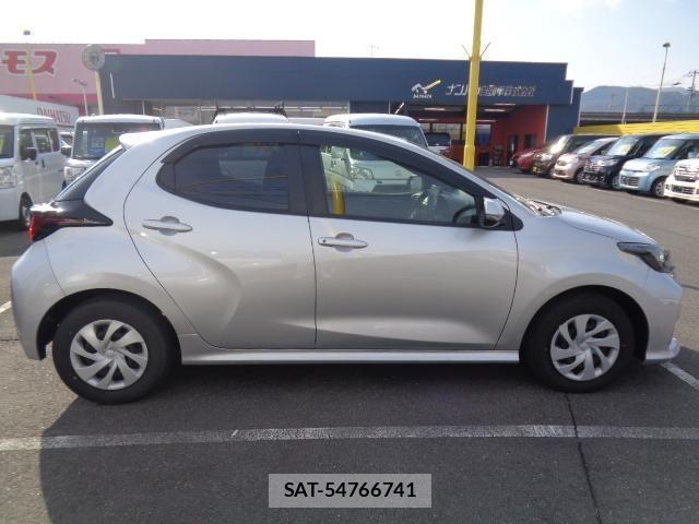 Toyota YARIS 2021-12 631649-3
