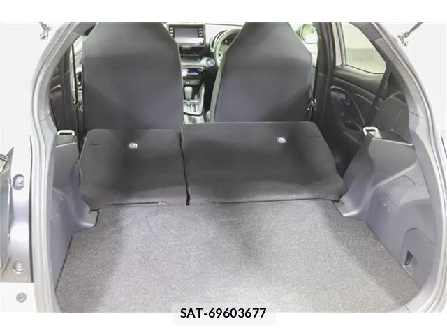 Toyota YARIS 2022-12 904148-12