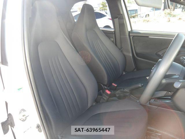 Toyota YARIS 2023-04 1447509-15
