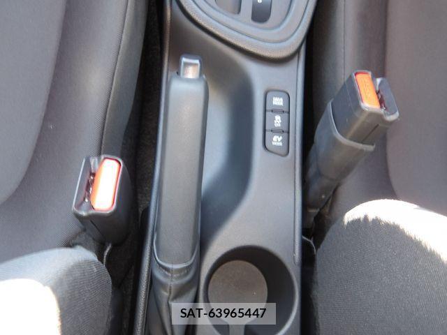 Toyota YARIS 2023-04 1447509-26