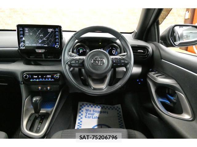 Toyota YARIS 2020-03 1555729-13