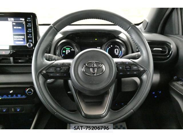 Toyota YARIS 2020-03 1555729-18