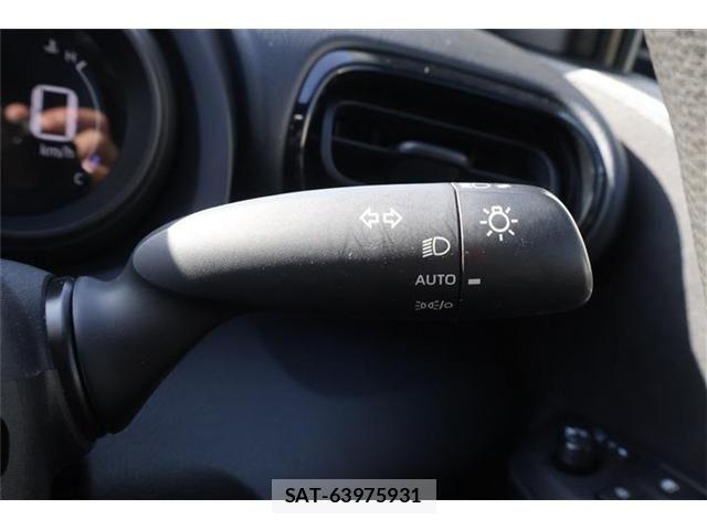 Toyota YARIS 2023-12 4112238-22