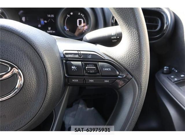 Toyota YARIS 2023-12 4112238-4