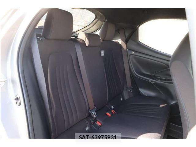Toyota YARIS 2023-12 4112238-8