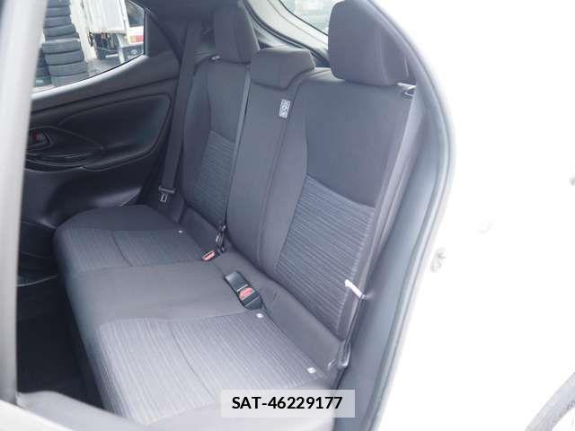 Toyota YARIS 2021-01 5884395-9