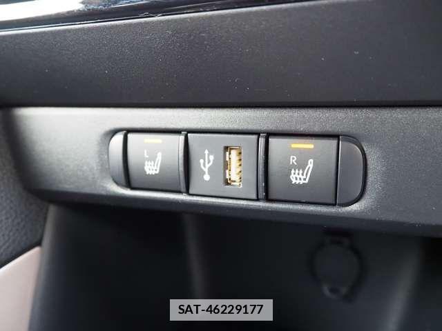Toyota YARIS 2021-01 5884395-13