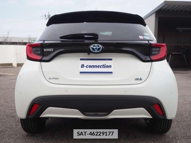 Toyota YARIS 2021-01 5884395-4
