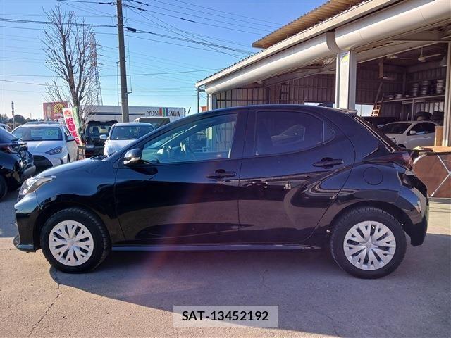 Toyota YARIS 2021-03 6024199-3